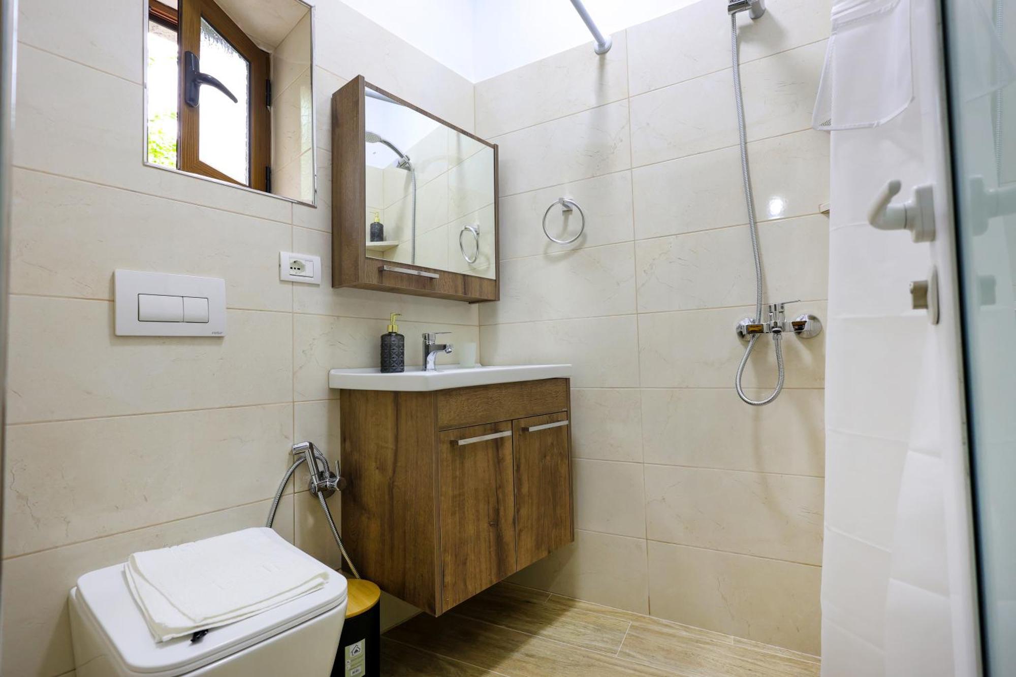 בראט Hotel Vila Vreko B&B מראה חיצוני תמונה