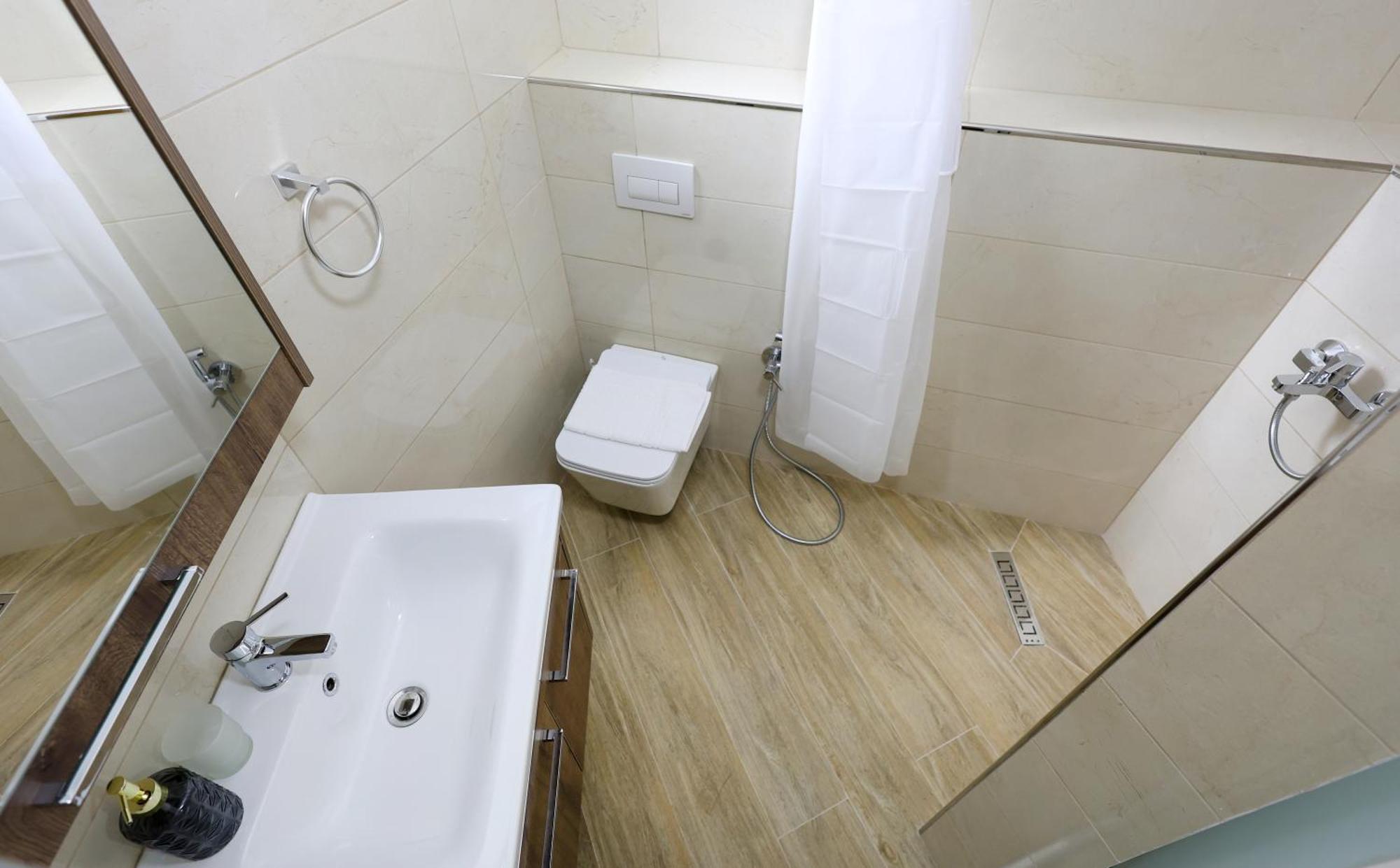 בראט Hotel Vila Vreko B&B מראה חיצוני תמונה