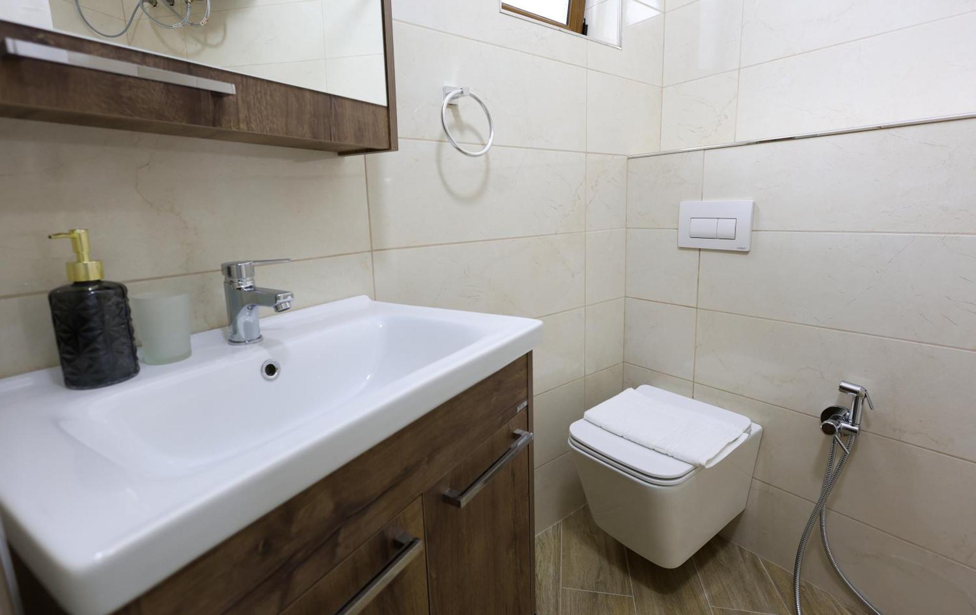 בראט Hotel Vila Vreko B&B מראה חיצוני תמונה