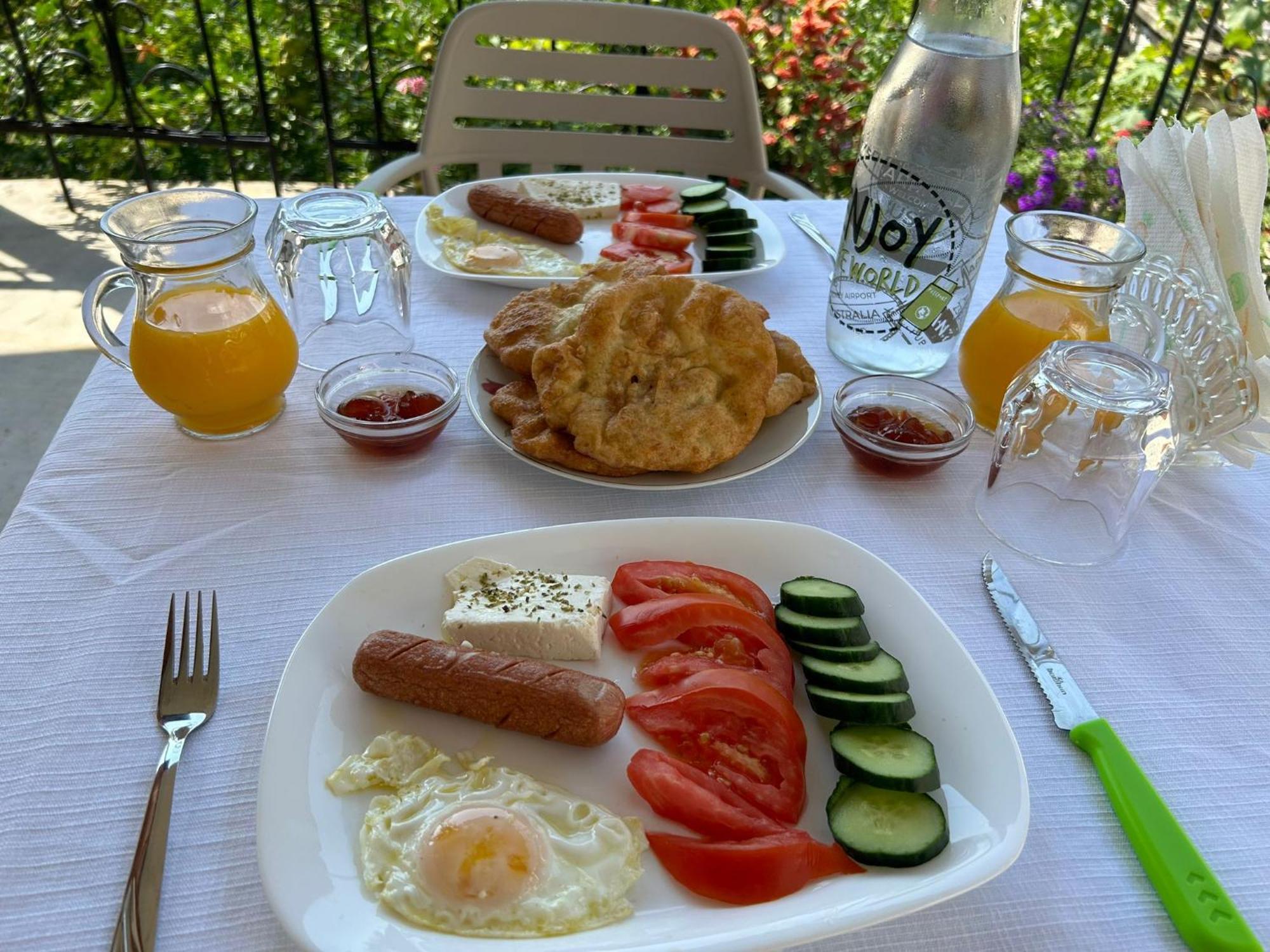 בראט Hotel Vila Vreko B&B מראה חיצוני תמונה