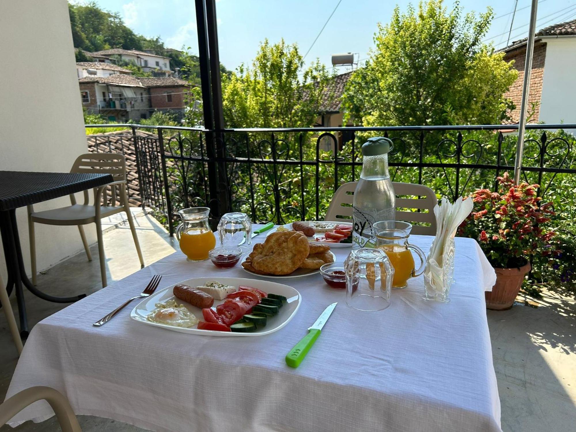 בראט Hotel Vila Vreko B&B מראה חיצוני תמונה