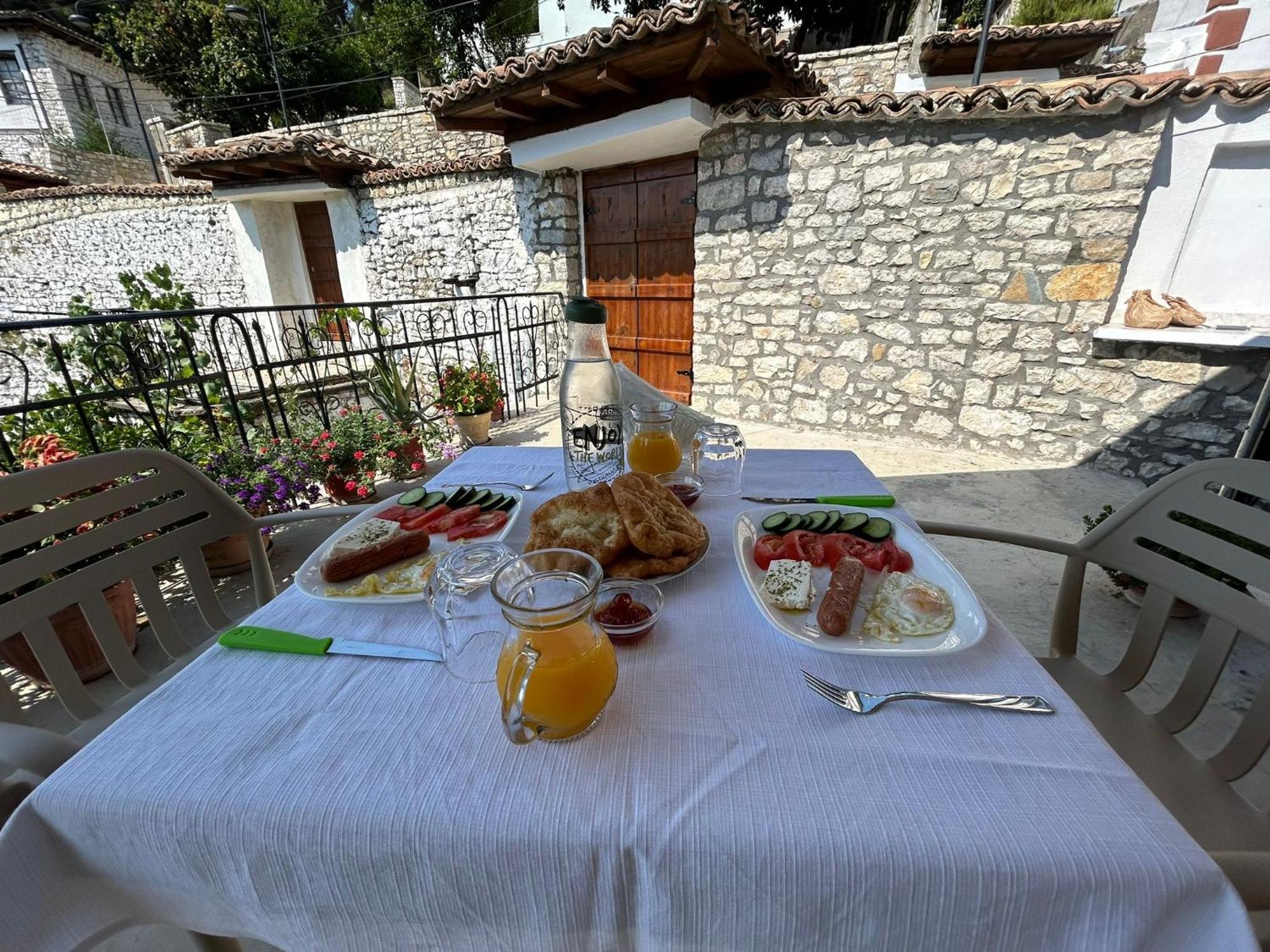 בראט Hotel Vila Vreko B&B מראה חיצוני תמונה